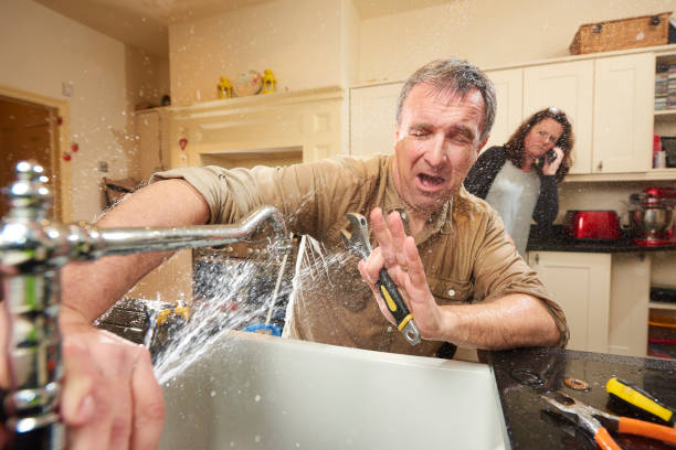Best 24/7 water damage repair  in Devine, TX